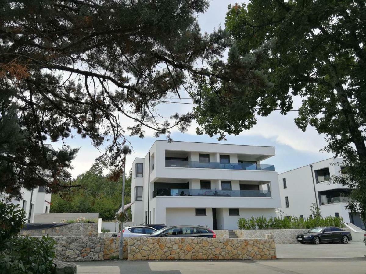 Apartment White Vantacici Dış mekan fotoğraf