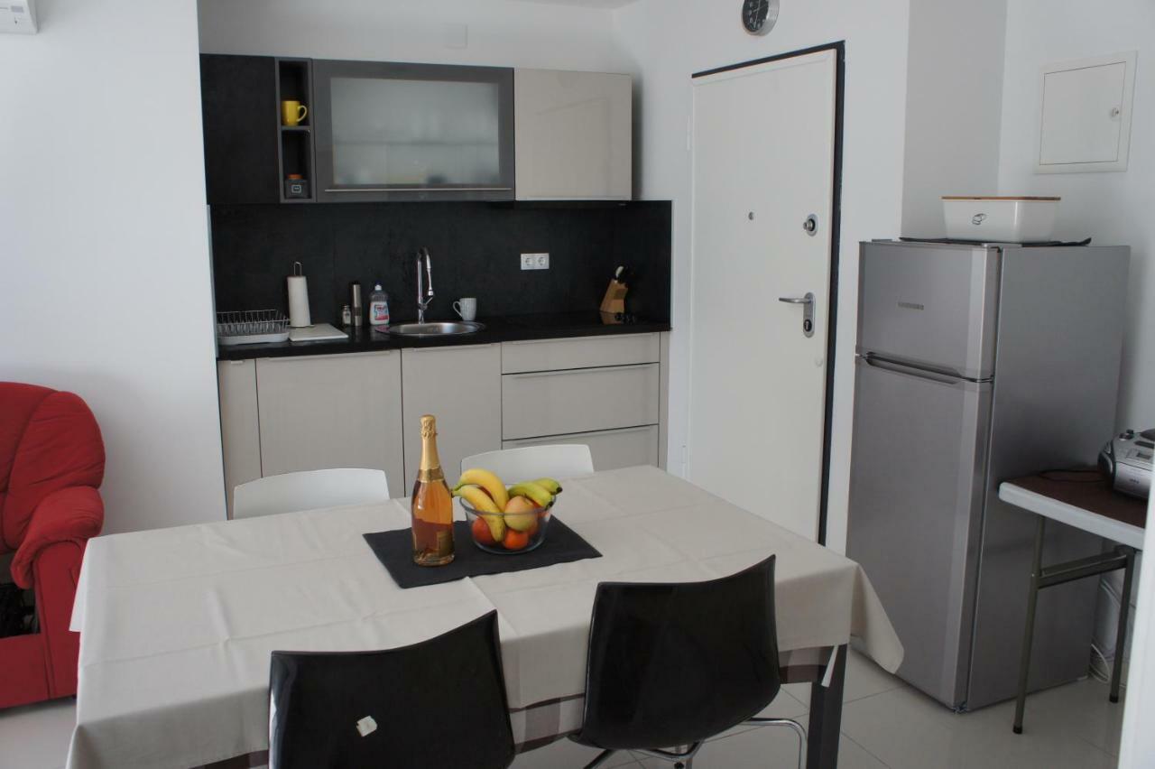 Apartment White Vantacici Dış mekan fotoğraf